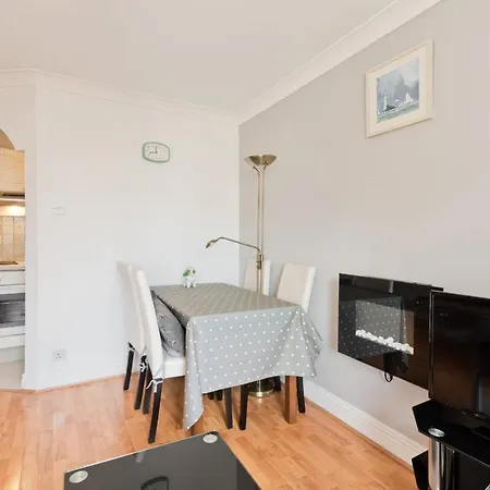 Apartment Bright & Modern City Centre 1 Apt Sleeps 4 Bacc44