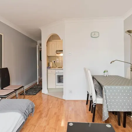Apartment Bright & Modern City Centre 1 Apt Sleeps 4 Bacc44