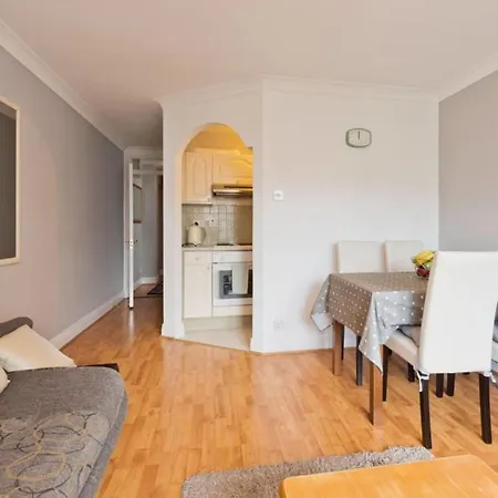Bright & Modern City Centre 1 Apt Sleeps 4 Bacc44 * Dublín
