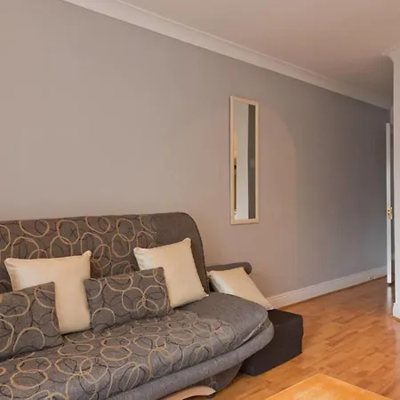 Bright & Modern City Centre 1 Apt Sleeps 4 Bacc44 Apartment