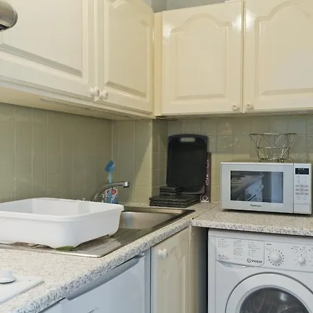 Apartment Bright & Modern City Centre 1 Apt Sleeps 4 Bacc44